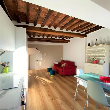 Апартаменты Casa Ilaria - Luminoso Con Vista Nel Centro Storico