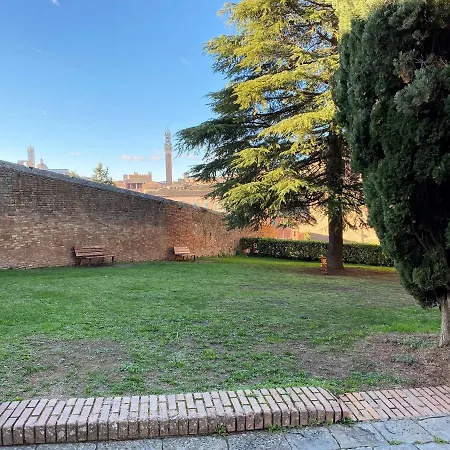 Casa Ilaria - Luminoso Con Vista Nel Centro Storico Сиена